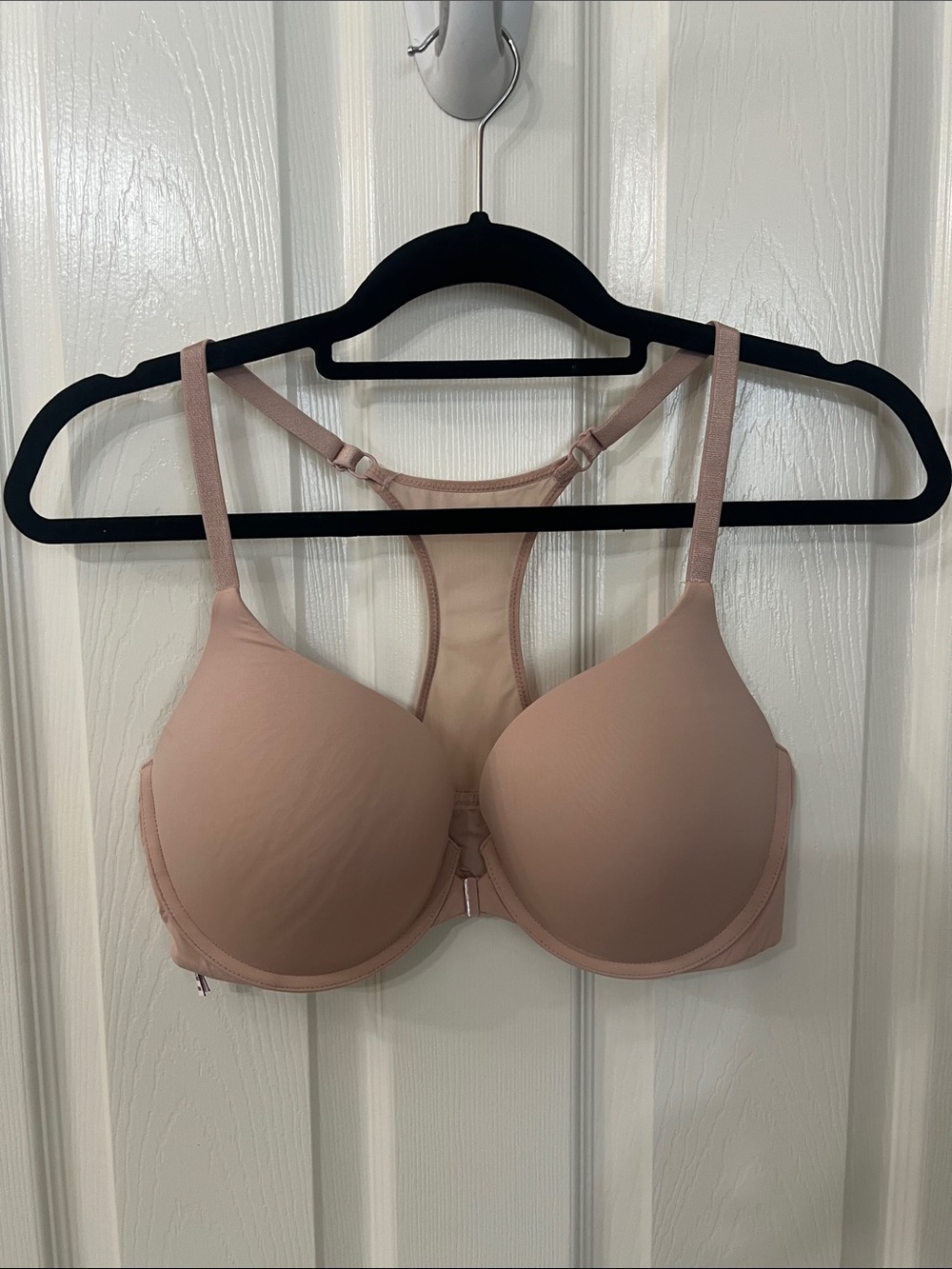 Victoria's Secret Nude Blush Smooth Racerback T-Shirt Bra. Front clasp